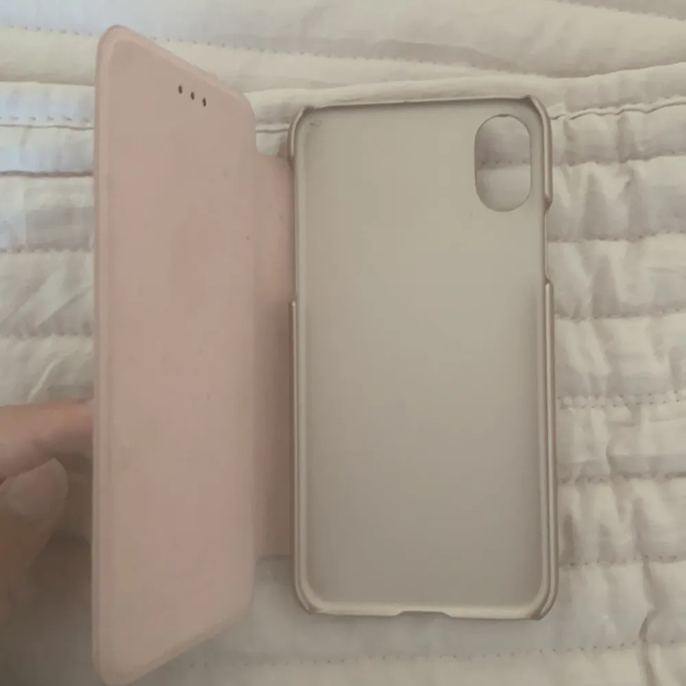 Fin rosa iPhone xs mobilskal. Övrigt.
