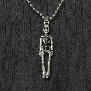 Skeleton halsband !! - ”Skeleton-halsband” ☆ Välj mellan vanlig kedja o kulkedja ⇢  Jag postar vanligtvis med frimärken, frakt tillkommer då på 18kr & kommunikation sker via plicks DM (bifogar alltid postbevis). Det går dock även bra att betala genom plicks egna lösning! 