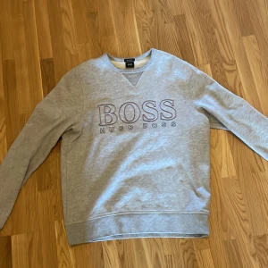 Hugo boss sweatshirt  - Storlek M