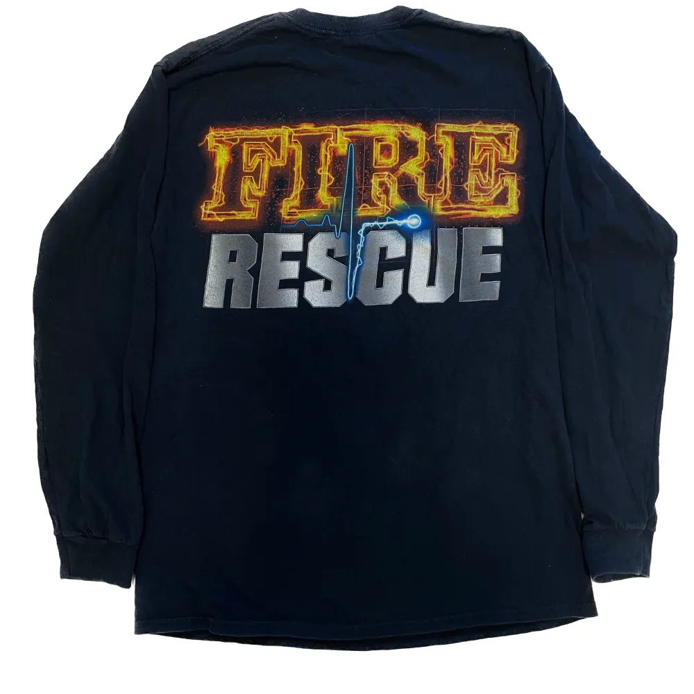 Vintage Fire Rescue långärmad i bra skick. . T-shirts.