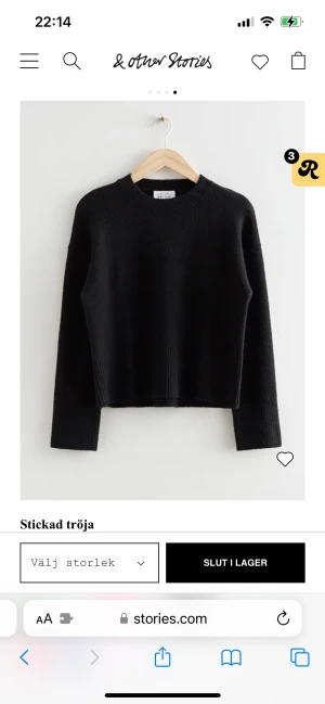 Stickad tröja  - Säljer denna stickade tröjan i storlek L, ifrån & other stories. Använd en gång och den har jätte bra kvalitet. Skulle mer säga att storleken är som en m