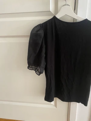 Tröja  - Säljer min super fina tröja! Knappt andvänd 