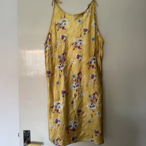 Slipdress - Inköpt second hand, storlek S 