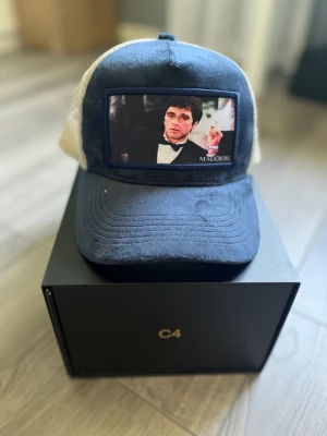 Maggiore keps - Maggiore keps s3 c4 (Scarface) Limited edition kommer aldrig komma in igen Aldrig använd bara testad en gång  Byte kan vara intressant annars hör av er med ett pris mvh oscar