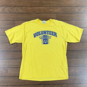 Vintage Volunteer Tshirt - Snygg vintage T-shirt i storlek L! Bara att skriva om du undrar över något🙏