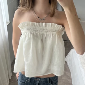 Topp - Vit topp perfekt i sommar💗