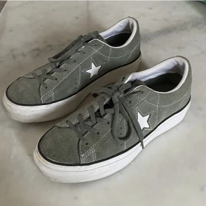Converse  - Converse i mocka, bra skick❣️
