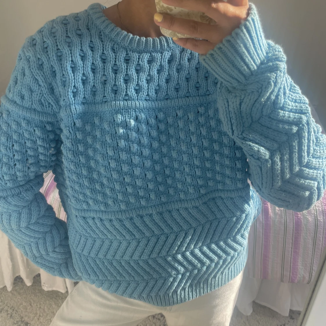 Stickad tröja blå  