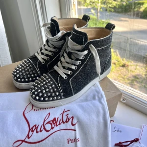 Louboutin skor - Skor från Christian Louboutin i strl 36 - kommer med allt på bild 2