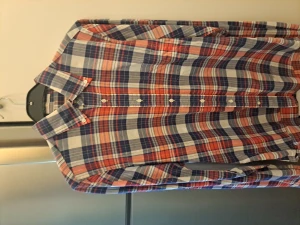 Snygg Gant herrskjorta - Mycket snygg skjorta i fin mjuk bomull. Med button down krage.Som ny.