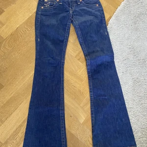 Low waist jeans  - Fick av min moster men dom är lite för små