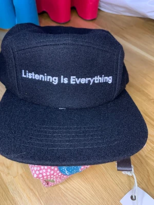 Spotify keps  - Säljer min helt nya oanvända Spotify keps för dig som älskar Spotify. 