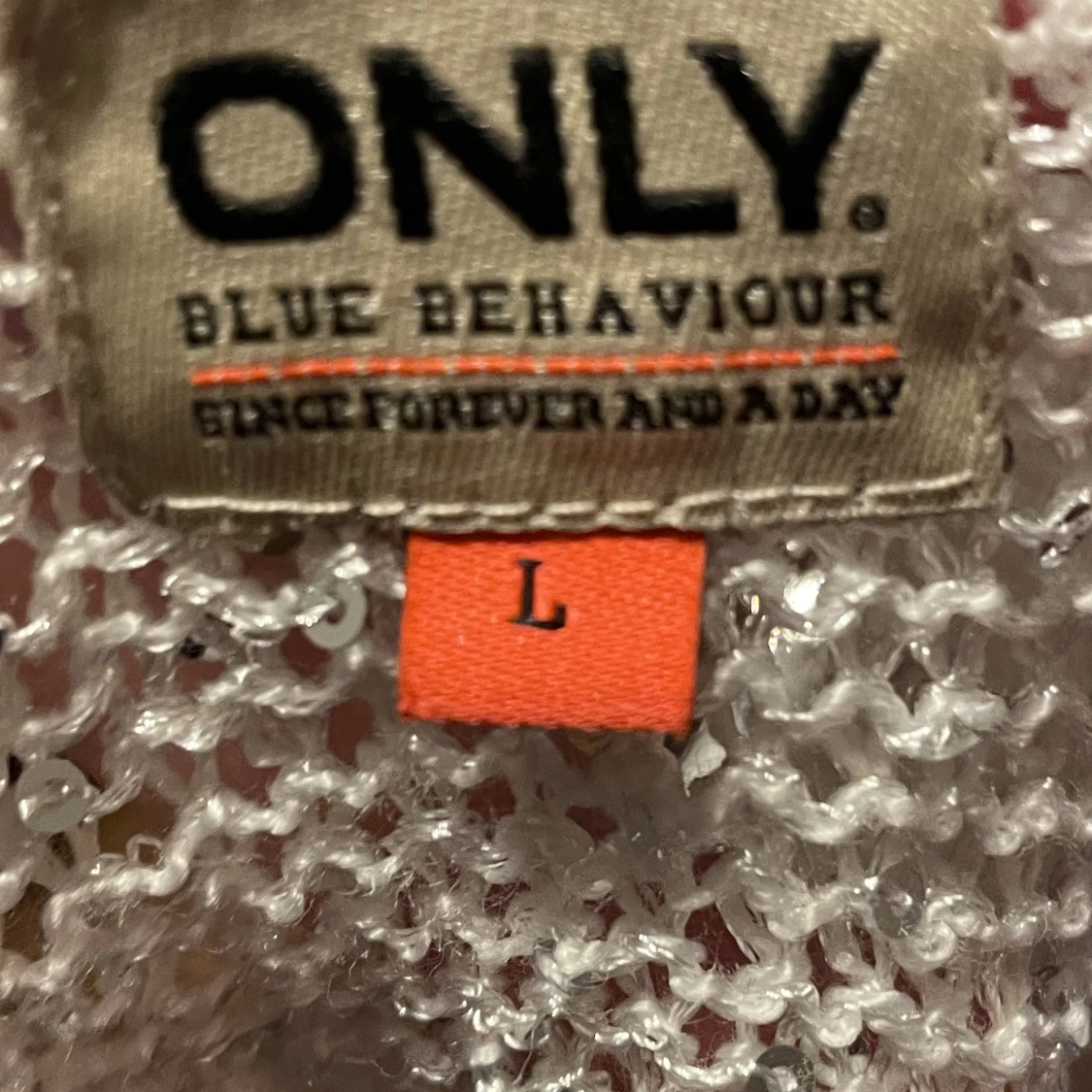 Glittrig tröja  - 91