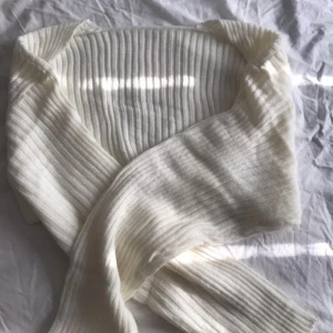 Kofta - Säljer denna fina koftan för 135kr❤️ pris kan diskuteras vid snabb köp!