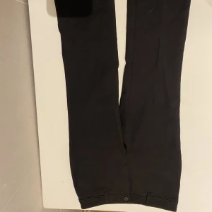 Kostymbyxor - Fint skick, inga tecken på användning.  Utsvängda i modellen  Pris kan diskuteras! 