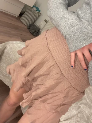 Kjol - Säljer denna kjol från shein som inte kommer till användning längre. Helt ny. Storlek s💕