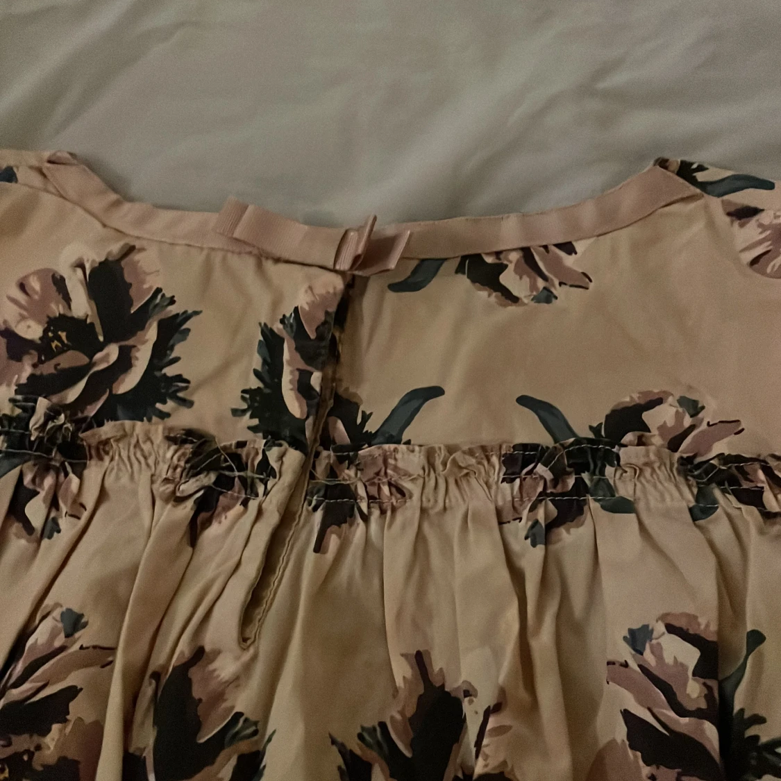 Blus med blommor - 90