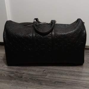 Lv duffle bag 