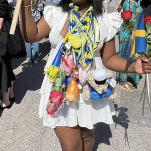 Student klänning - Säljer min studentklänning som används en gång. På studenten!🥳 Den är mycket fint skick och passade perfekt till studenten.  