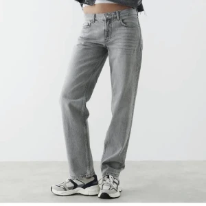 Gina jeans - Lågmidjade jeans från Gina som är för små för mig. 