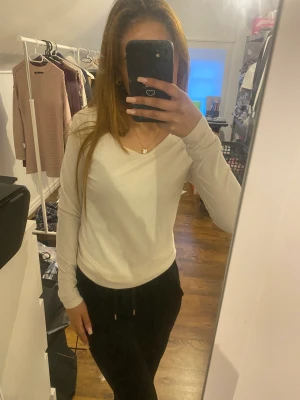 Lång armad  - Säljer denna bacis vanliga tröjan💓