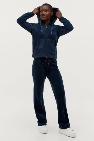 Cecilia Velourset  - Marinblått Velourset från Gina Tricot (finns ej kvar i butik). Väldigt fint skick, inga defekter!