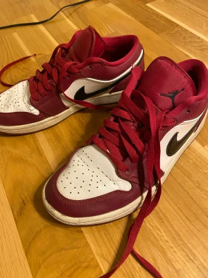 Jordan 1 Low - Pris kan diskuteras vid snabb affär🌟
