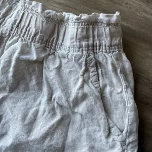 Shorts i linne, använd fåtal gånger