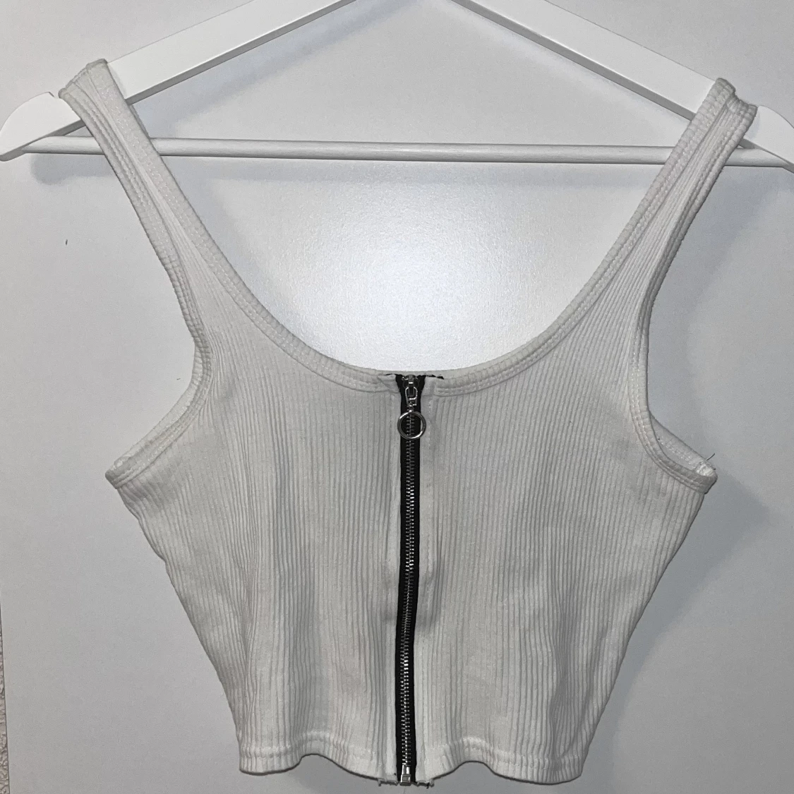 Vit topp med dragkedja - 91