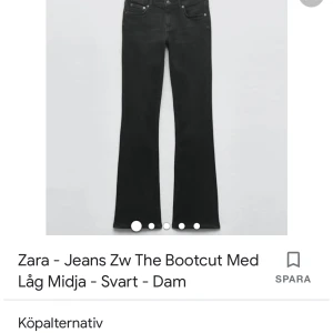 Svarta jeans - Har haft de länge men har nästar aldrig använt dom. Finns fler bilder att få💓💓 det är inte samma som på bilden