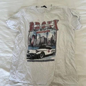 Två graphic T-shirt  - Man kan köpa separat