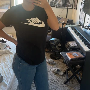 Nike tröja - Precis som ny använd Max 1 gång har en exakt likadan till därför jag säljer ena❤️