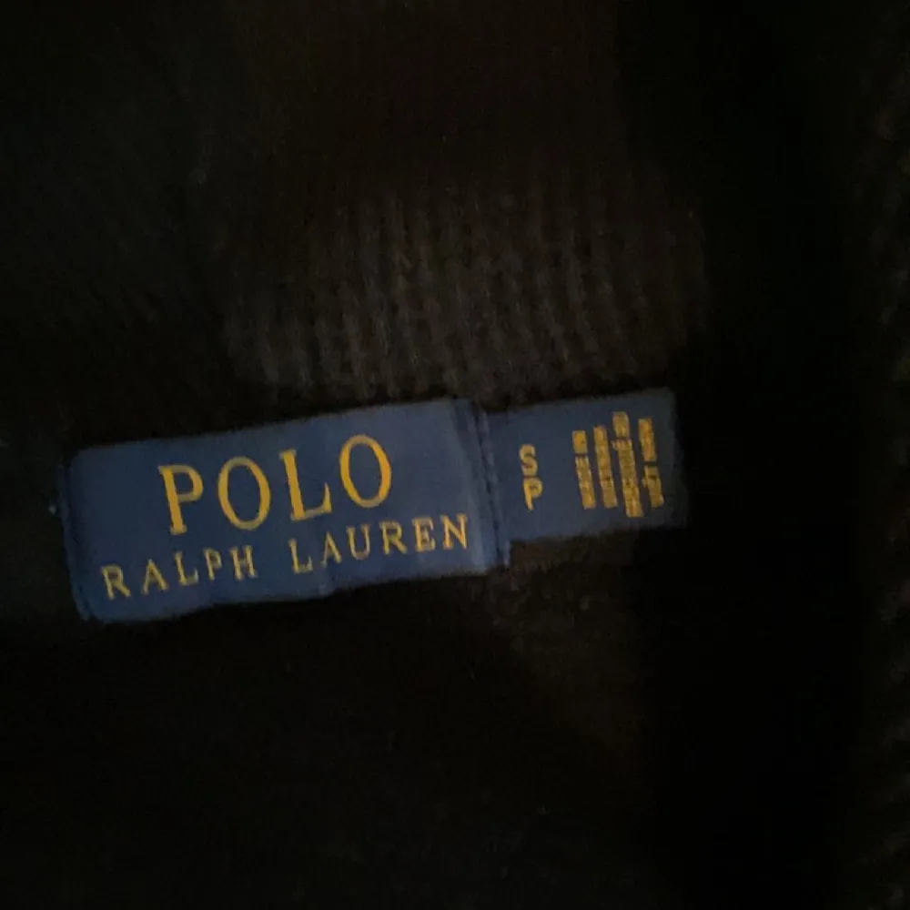 Säljer min Ralph Lauren kofta som är bland mina favoritmärke när det kommer till koftor . Jackor.