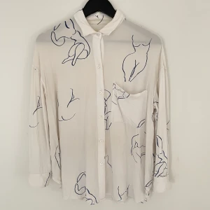 Paloma wool skjorta - Skjorta från barcelonas fina märke paloma wool. Denna skjorta har fått många komplimanger! 