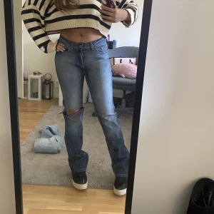 Jeans Lindex  - Midrise jeans från Lindex i storlek 36. Passar någon som är 165 eller längre. 