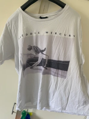 T Shirt  - Köpt flera år sen använd några gånger 