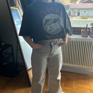 T-shirt - En oanvänd Nasa T-shirt från H&M
