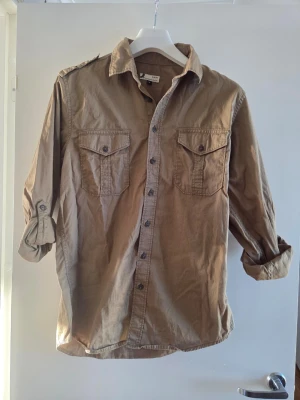 Skjorta, Dressmann, stl M - Sparsamt använd, fint skick. 