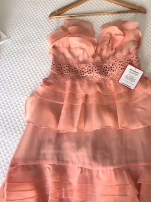 True decadence balklänning - Såå fin balklänning, aldrig använd med lapp kvar🩷🩷köpte för 2200 från hemsida!! Den är aprikos /peach färg 
