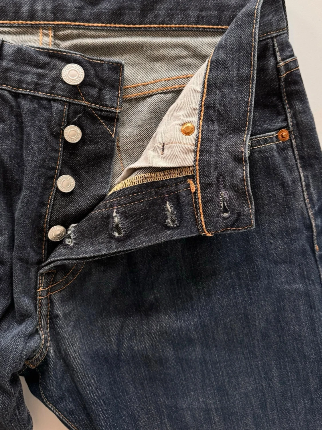 Levi's 501 mörkblå jeans 28/32 - 1