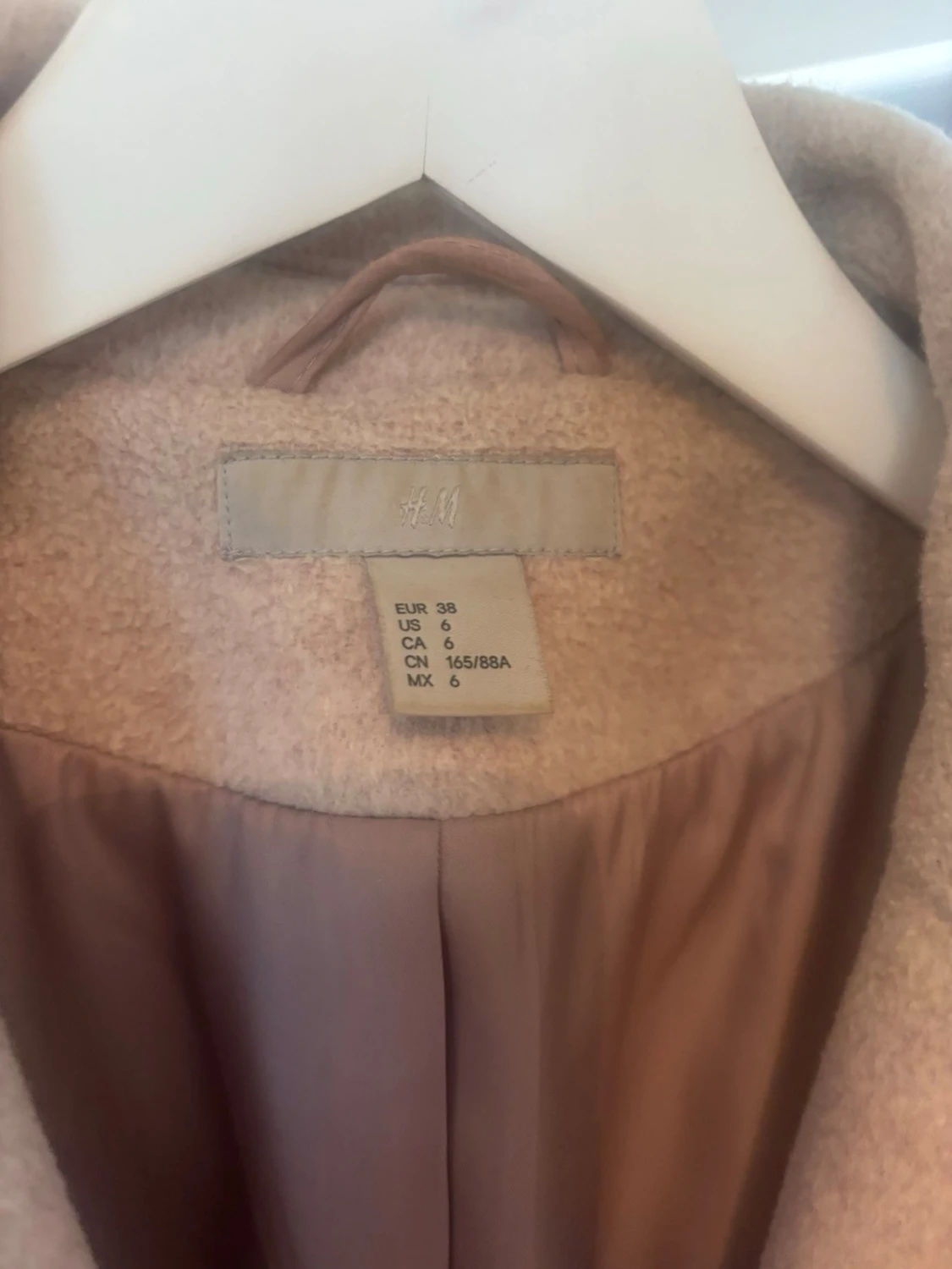 Beige kappa från H&M med bälte - 2