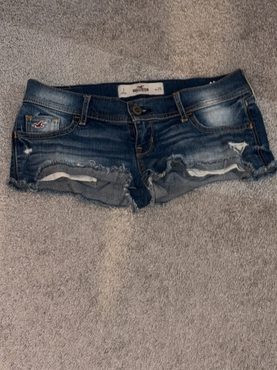 Lågmidjade jeansshorts från Hollister