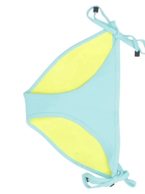 Blå-gula bikiniunderdel från Triangl - Säljer en snygg bikiniunderdel från Triangl i ljusblått med gul insida. Modellen har knyt i sidorna och är tillverkad i neopren som ger en sportig känsla. Perfekt för strandhäng eller poolparty! Man ser extra tanned ut eftersom färgerna är ljusa❤️