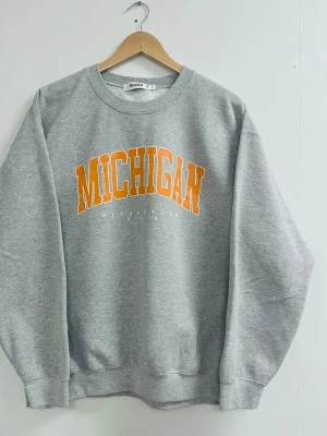 Tröjan  - Missguided oversize tröja i mycket gott skick, storlek medium