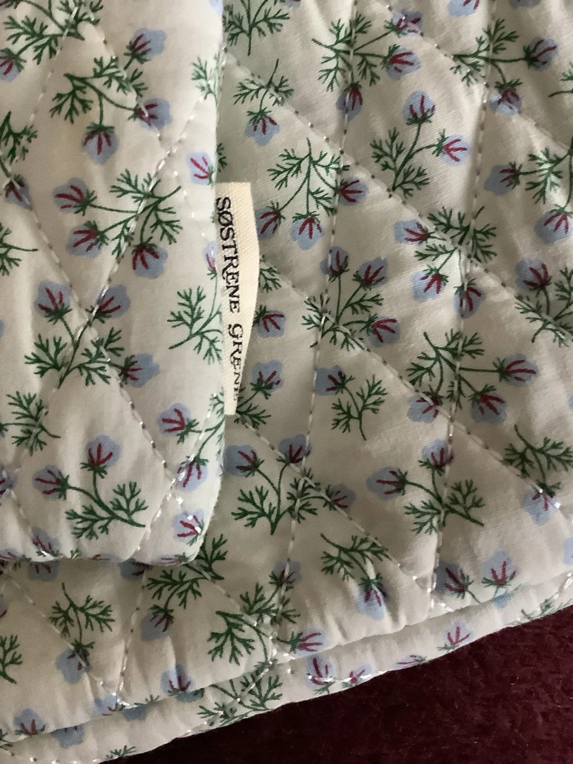 Blommig quiltat Laptopfodral med matchande pennfodral  Søstrene Grene - 1