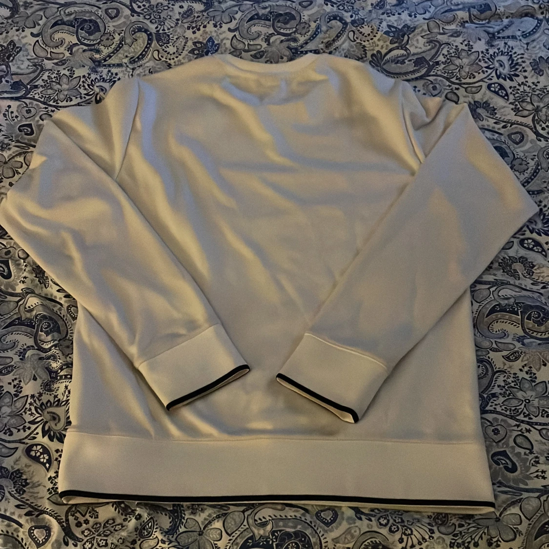 Vit sweatshirt från Armani Exchange - 1