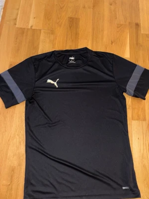Puma tshirt ny - Storlek S jätte skönt material är helt ny nästan utan prislapp 😁