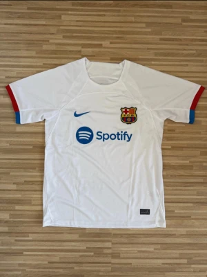 Fc Barca tröja  - Fc Barca tröja i storlek M 