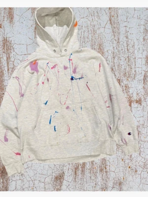 Champion hoodie  - Hej säljer denna snygga champion hoodien i storlek m men sitter mer som en mindre s den är i bra skick skriv vid minsta fundering pris 499