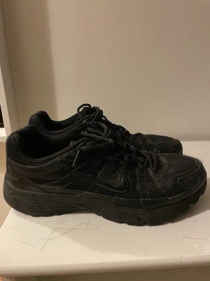 Nike P6000 - Använder inte längre, pris går att diskutera, mycket bra skor för joggning eller gym 